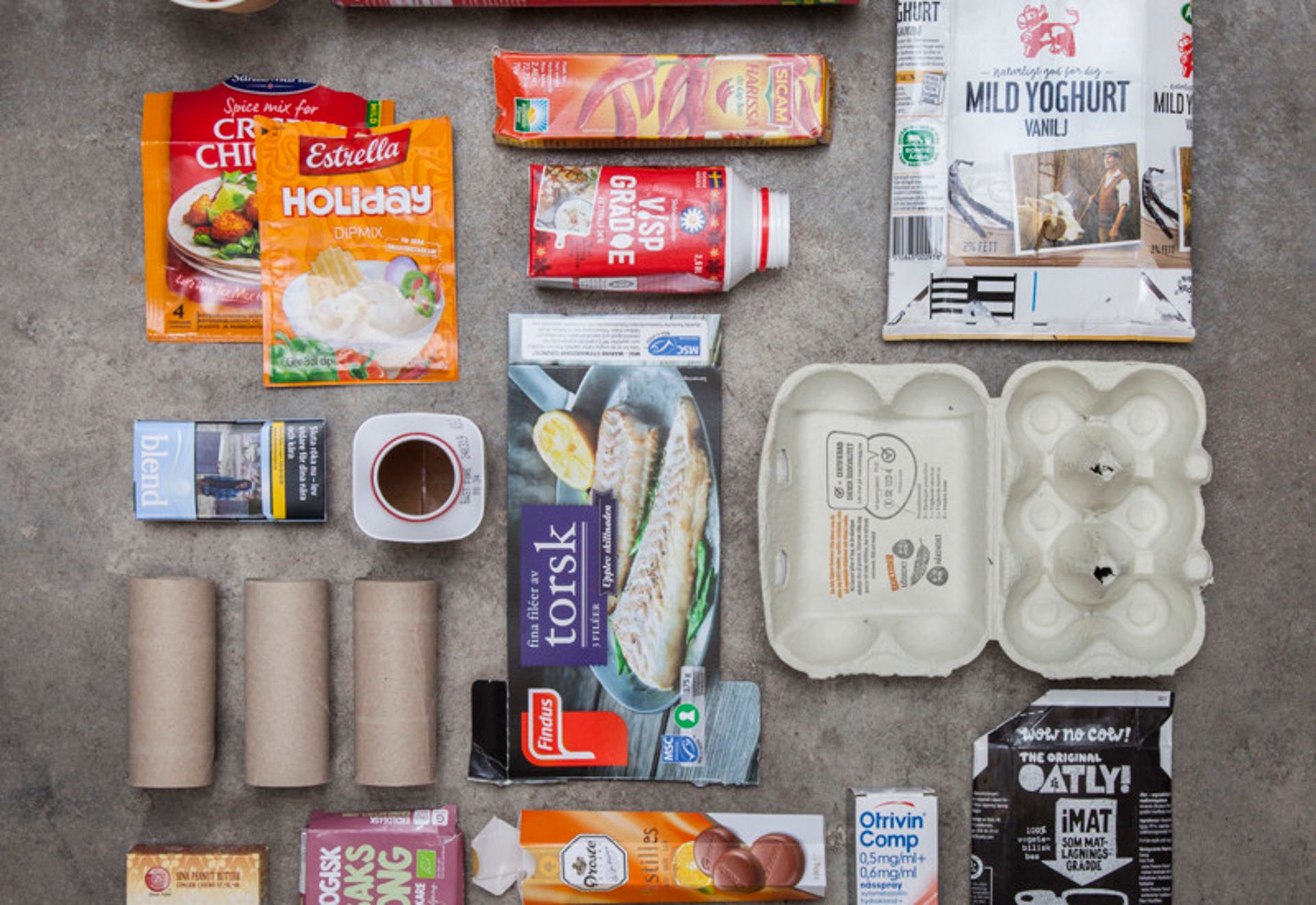 Pappersförtpackningar. Fotograf Bodil Johansson